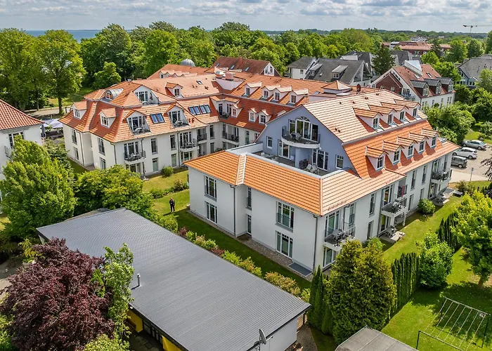 Baltischer Hof 62 *